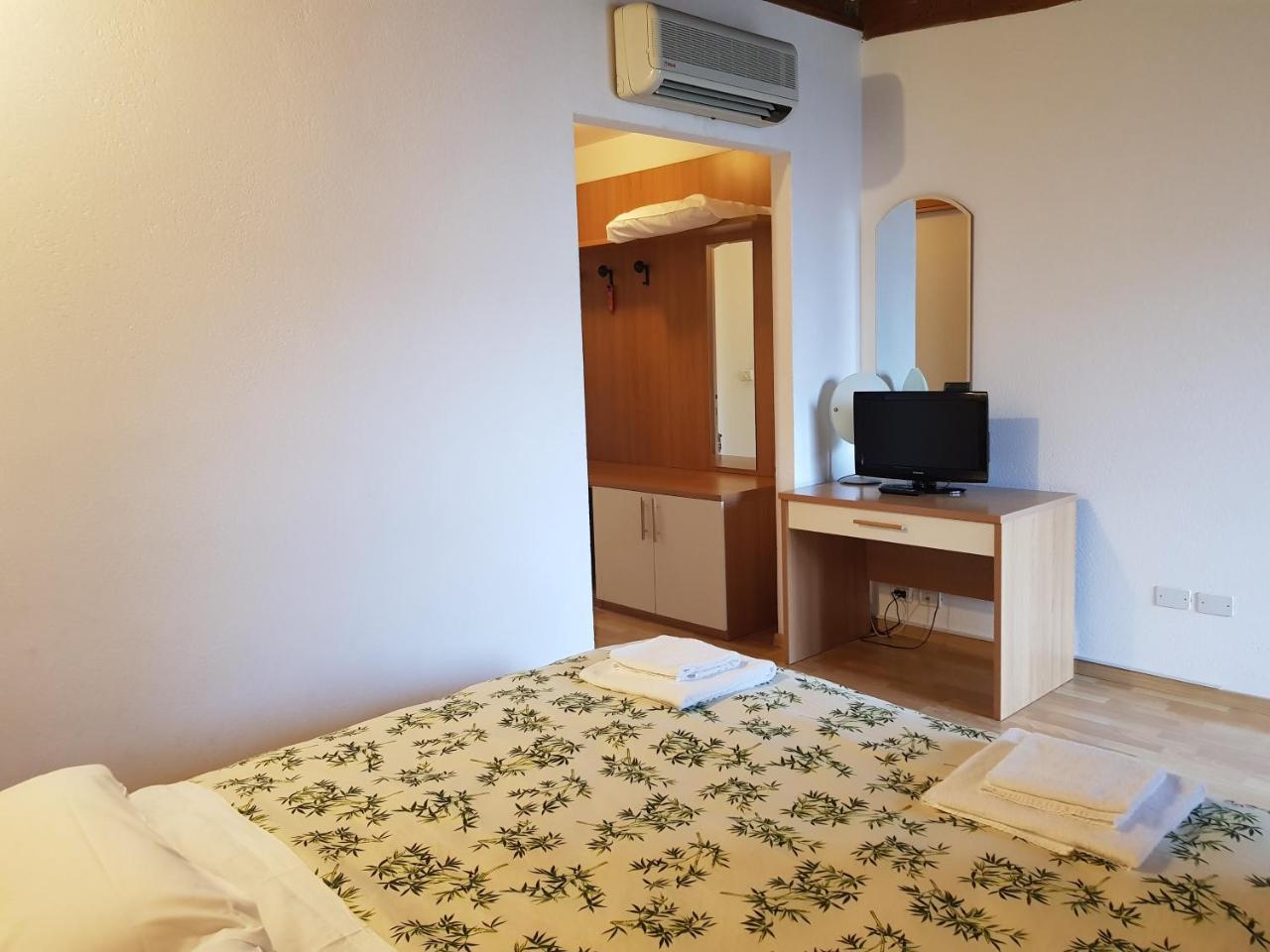 Hotel Oasi Muggia Luaran gambar